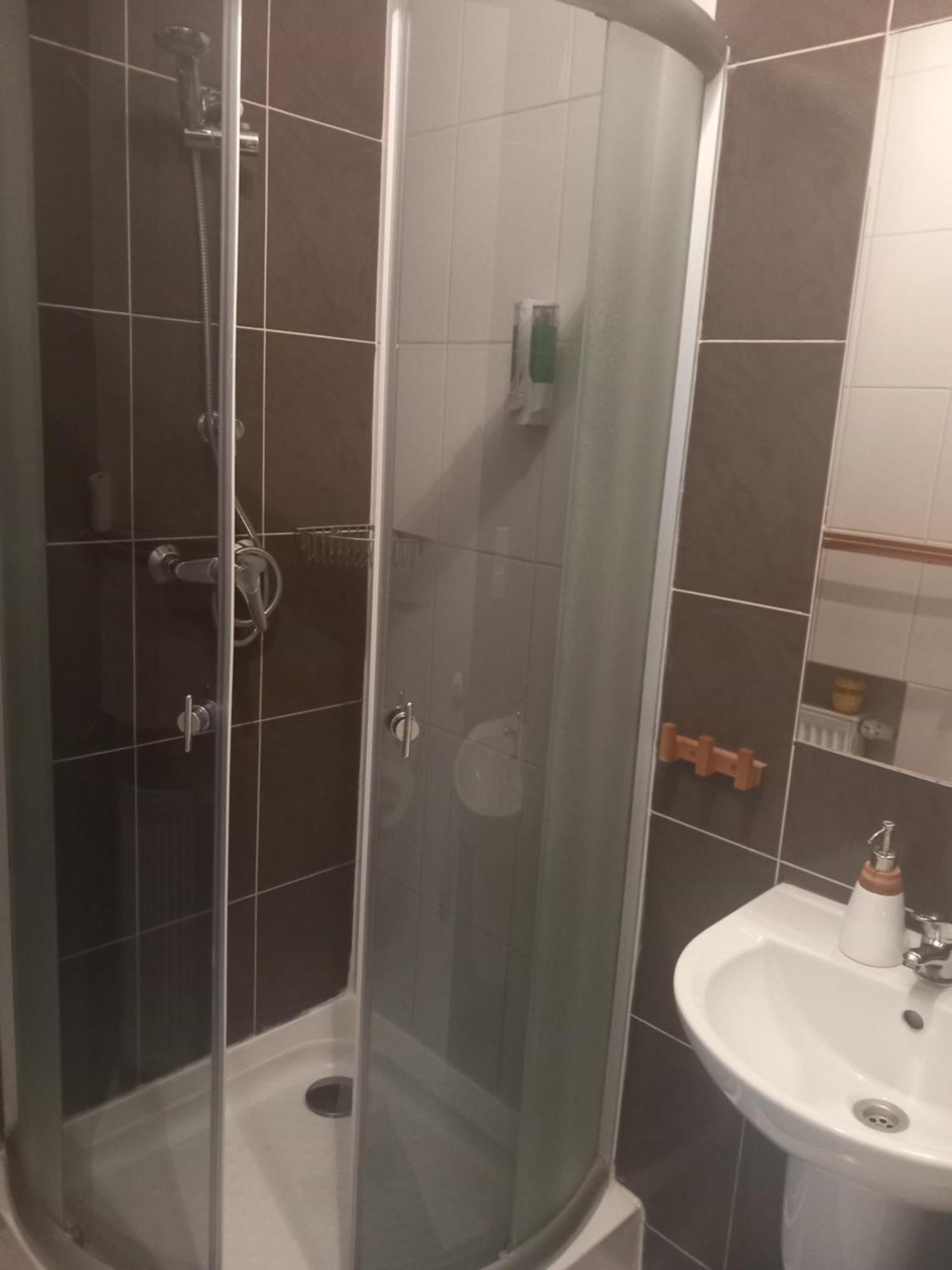 Dobry Klimat Hotell Uniejow Exteriör bild